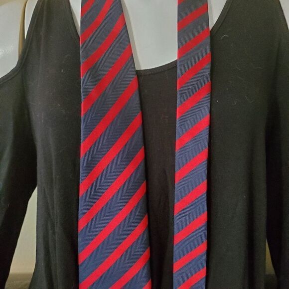 Giorgio Armani Blue & Red Striped Silk Tie - Picture 2 of 5